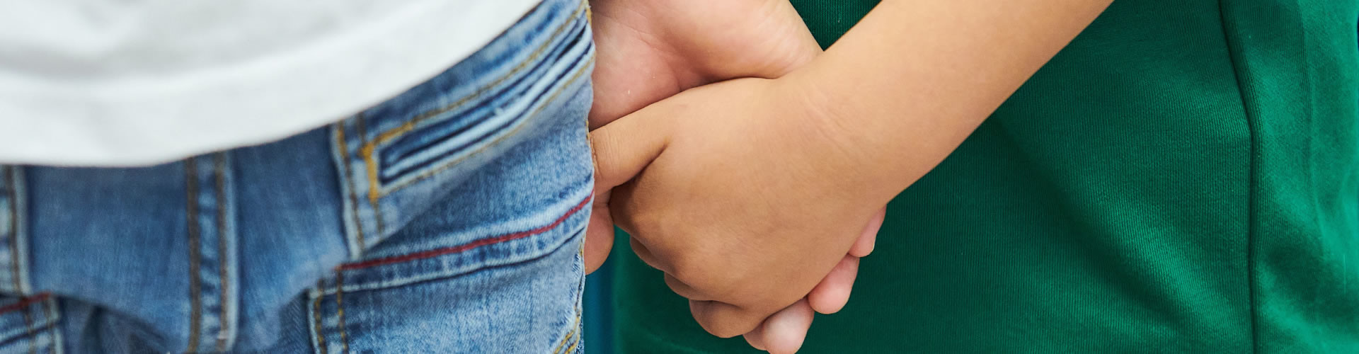 What are the advantages of enrolling your child in a bilingual nursery school from an early age?