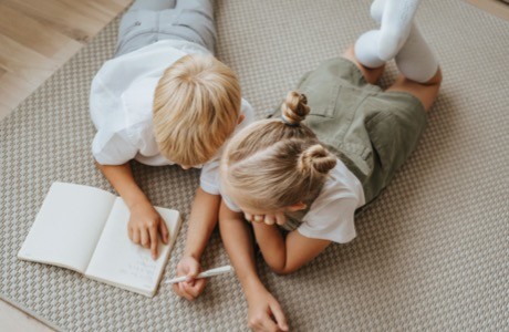 Maternelle et primaire bilingue : Mon enfant va-t-il confondre les deux langues ?